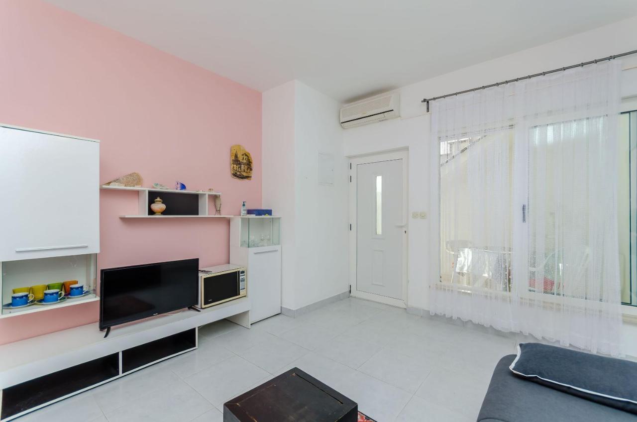 Apartments Zdenka Donji Okrug  Ngoại thất bức ảnh