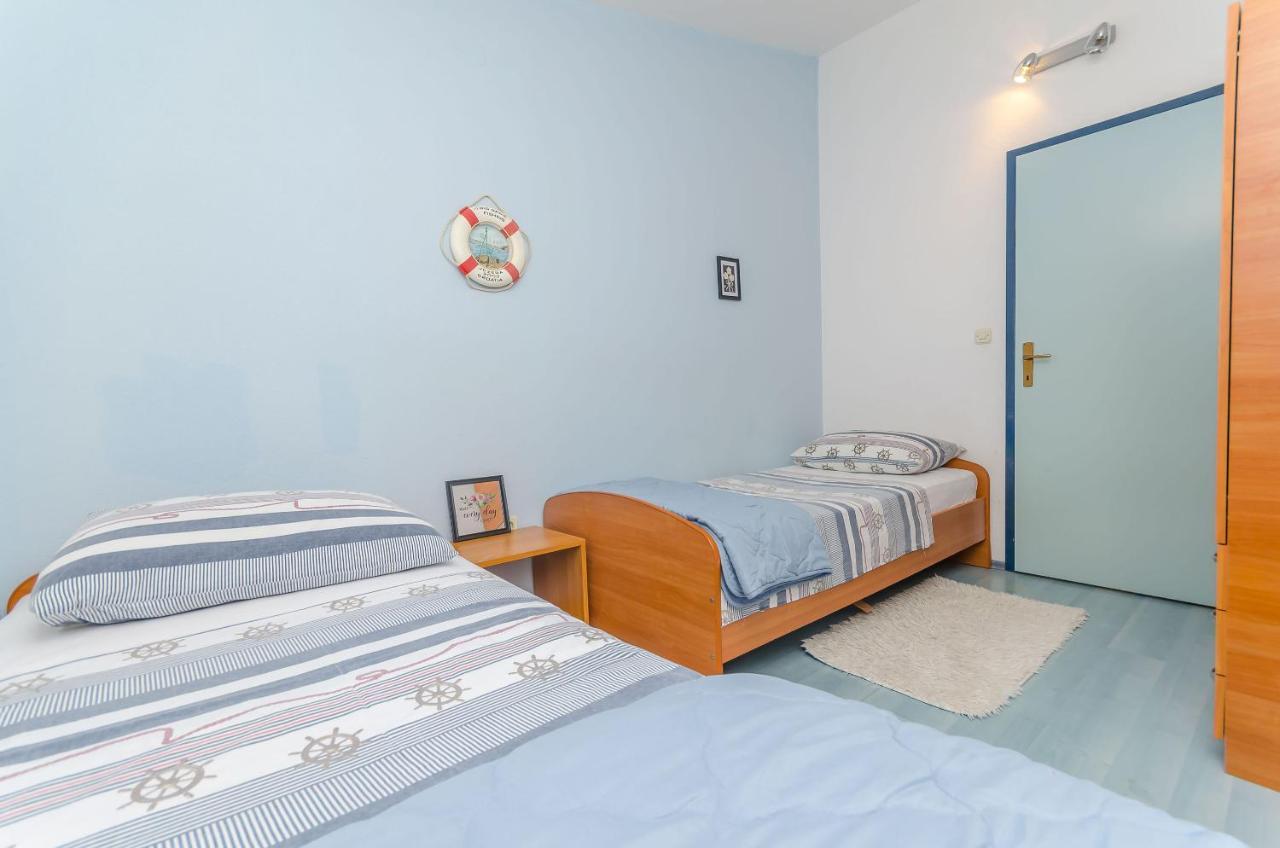 Apartments Zdenka Donji Okrug  Ngoại thất bức ảnh
